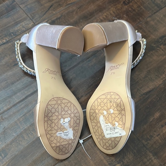 Badgley Mischka Elegant Satin Jeweled Women's Heels - Picture 7 of 8